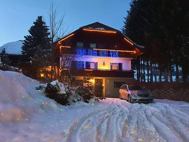 Pension Zur Heiligen Krone Mauterndorf  Exteriör bild